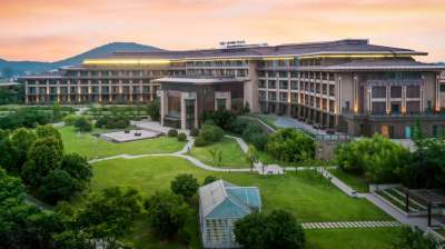 徐州绿地皇冠假日酒店会议场地封面图