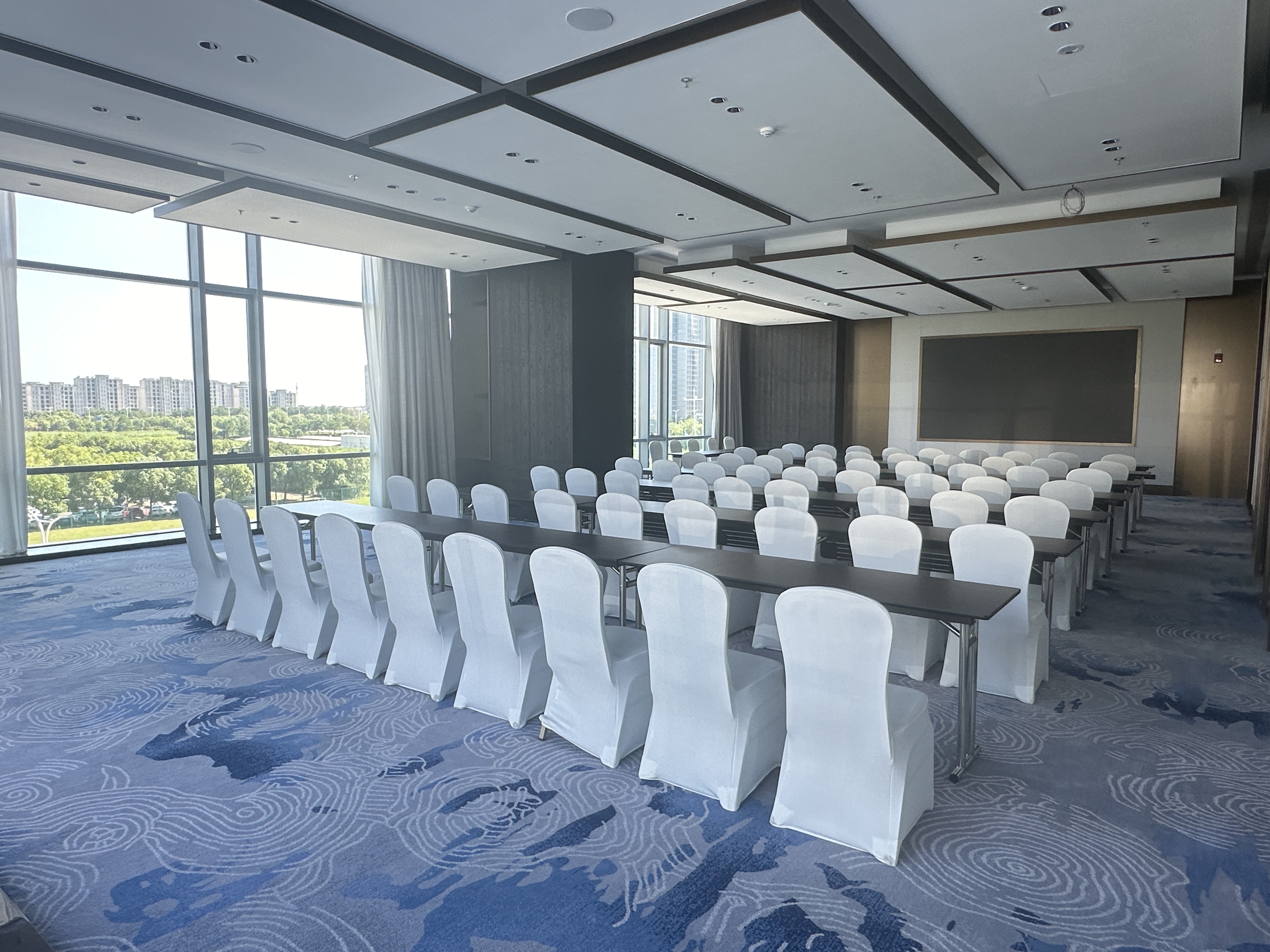 苏州东太湖皇冠假日&智选假日酒店贵宾厅2+3会场图