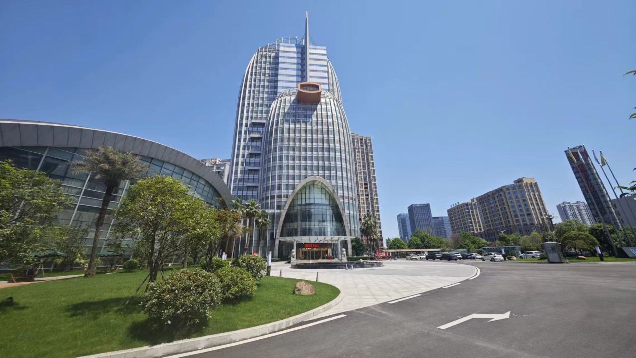 长天南昌园中源大酒店外观