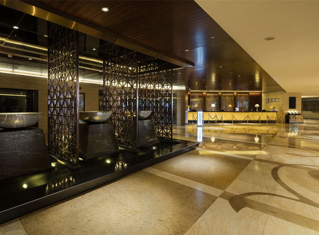 厦门磐基希尔顿酒店大堂