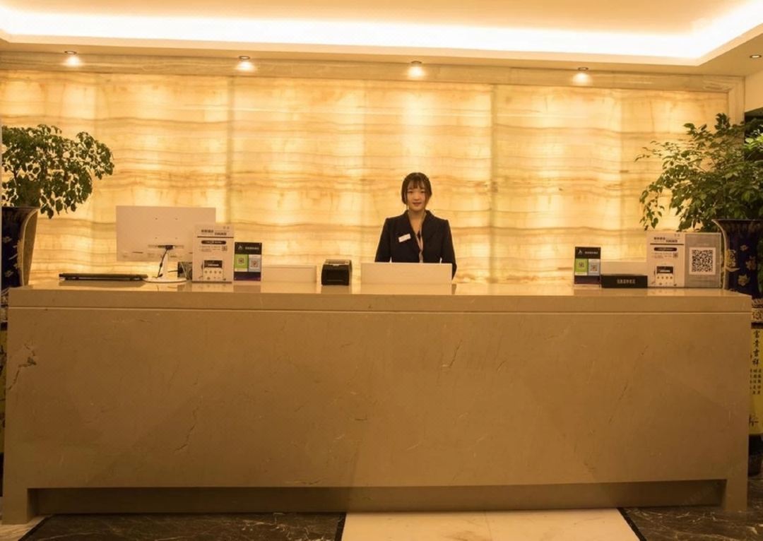 揽胜国际酒店(蚌埠万达广场店)大堂
