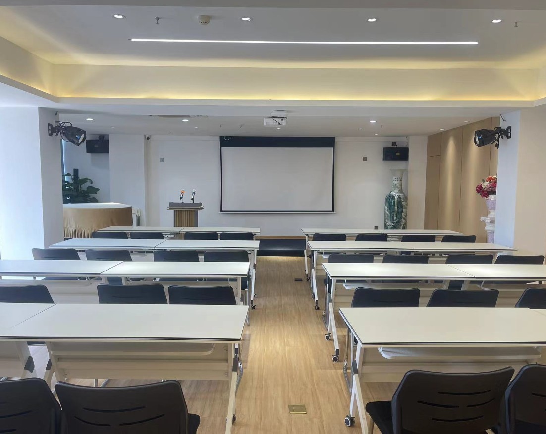 城市便捷汉口火车站唐家墩地铁站店会议厅