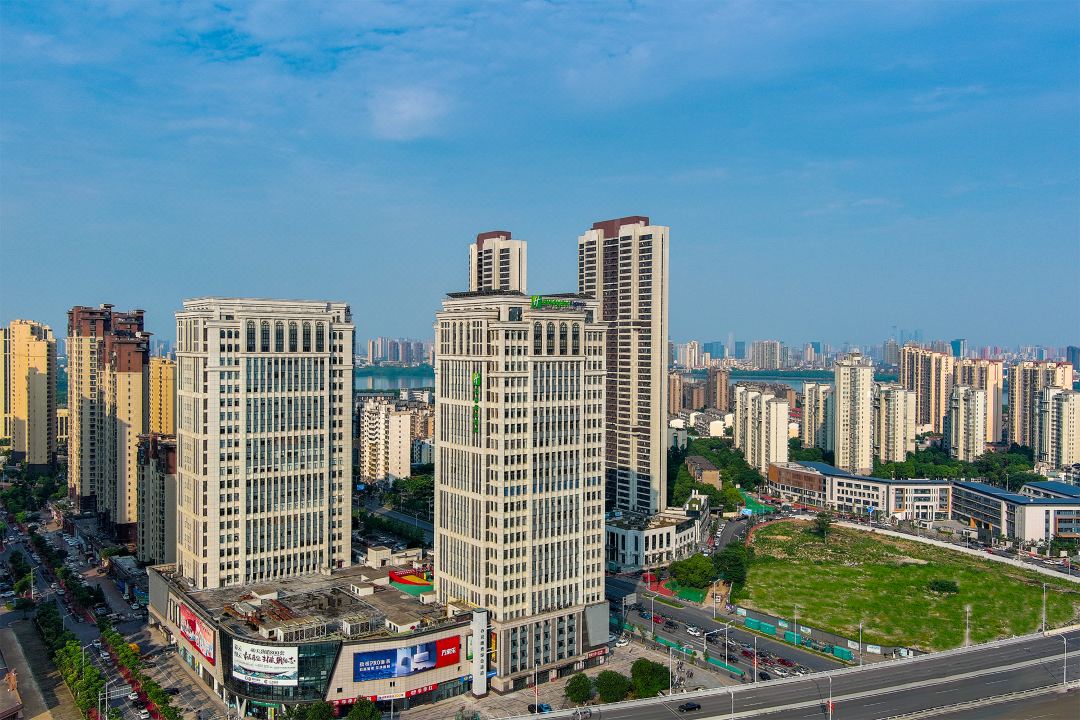 南昌青山湖江景智选假日酒店会议场地封面图