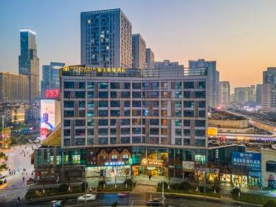 锦江都城酒店(南昌红谷滩万达金街店)外观