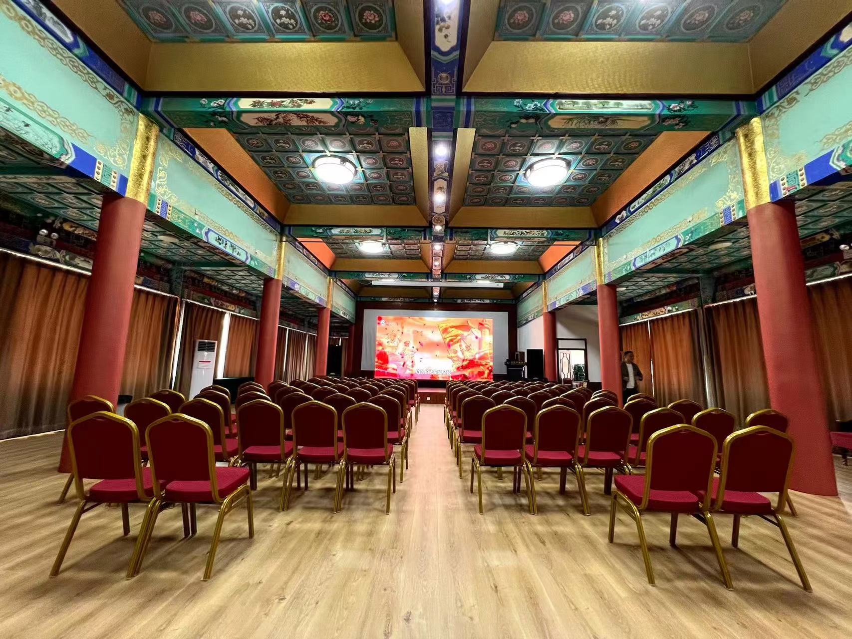 北京龙脉温泉度假村迎宾楼会议室会场图