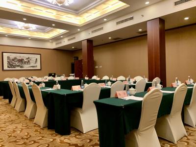 江西饭店(八一广场美术馆店)四楼会议室会场图