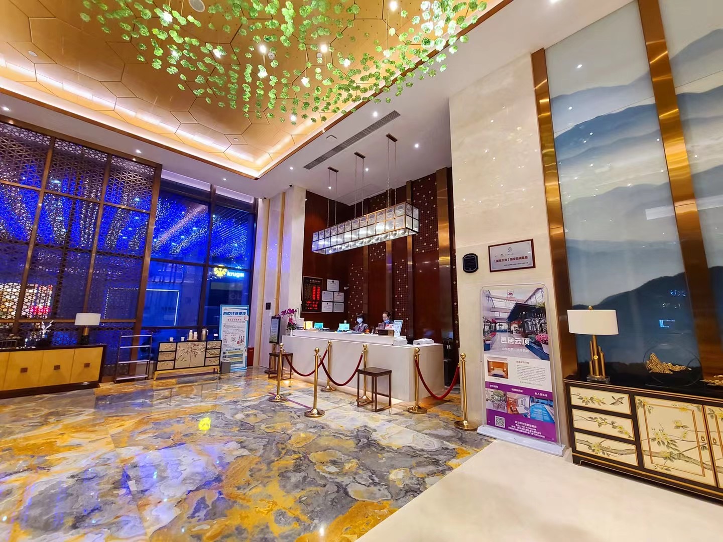 武汉华尔登邑居酒店大堂