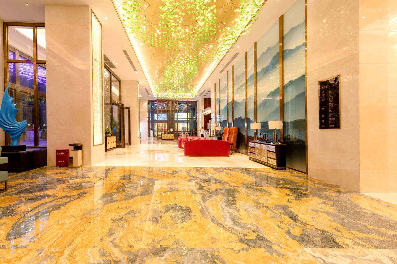 武汉华尔登邑居酒店金湖厅会场图
