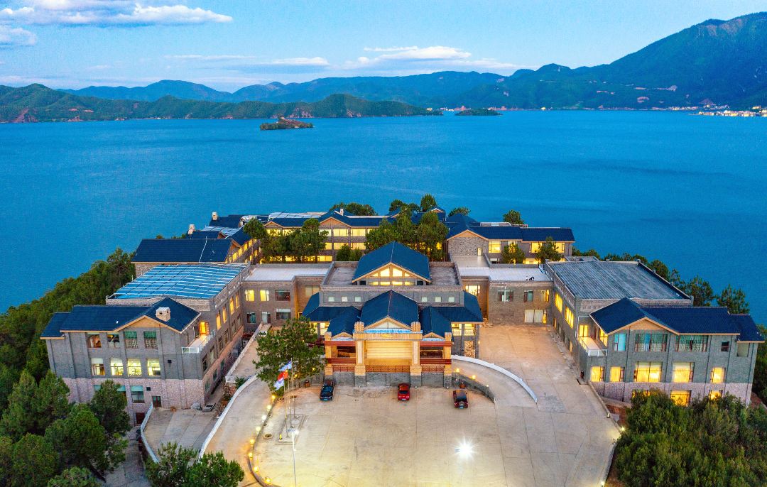 泸沽湖银湖岛大酒店会议场地封面图