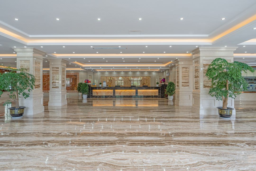 松潘东格尔国际度假酒店大堂