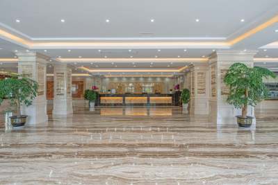 松潘东格尔国际度假酒店大堂