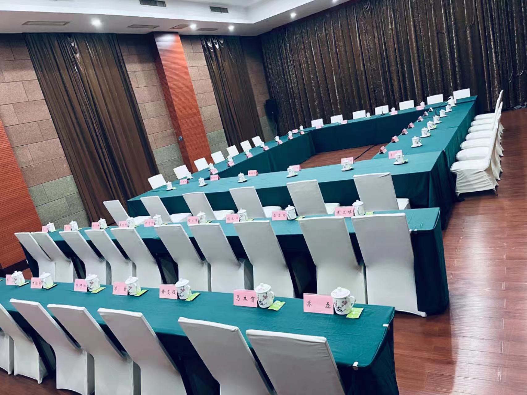 江西省委滨江宾馆 汇宾楼第五会议厅会场图