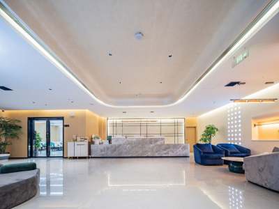 欢悦MAX酒店(九江火车站九江学院店)大堂