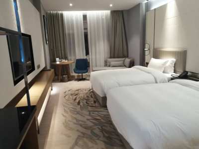 璞尔曼国际酒店 (赣州万象城店)豪华双床房客房图