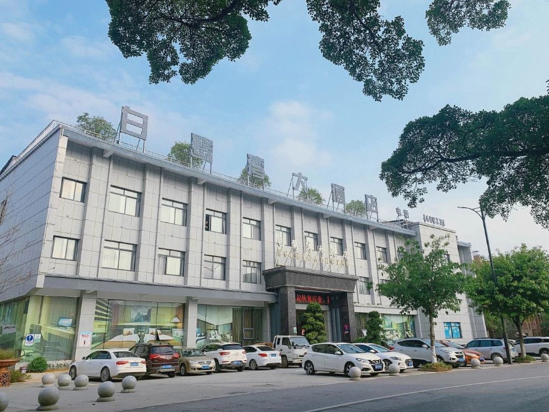 赣州白鹭湾酒店(赣县区梅林古镇店)外观