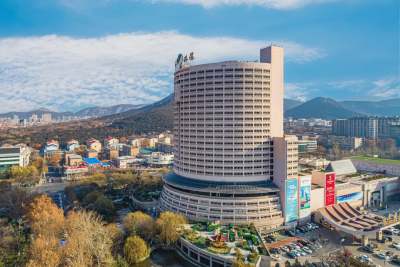 山东大厦外观