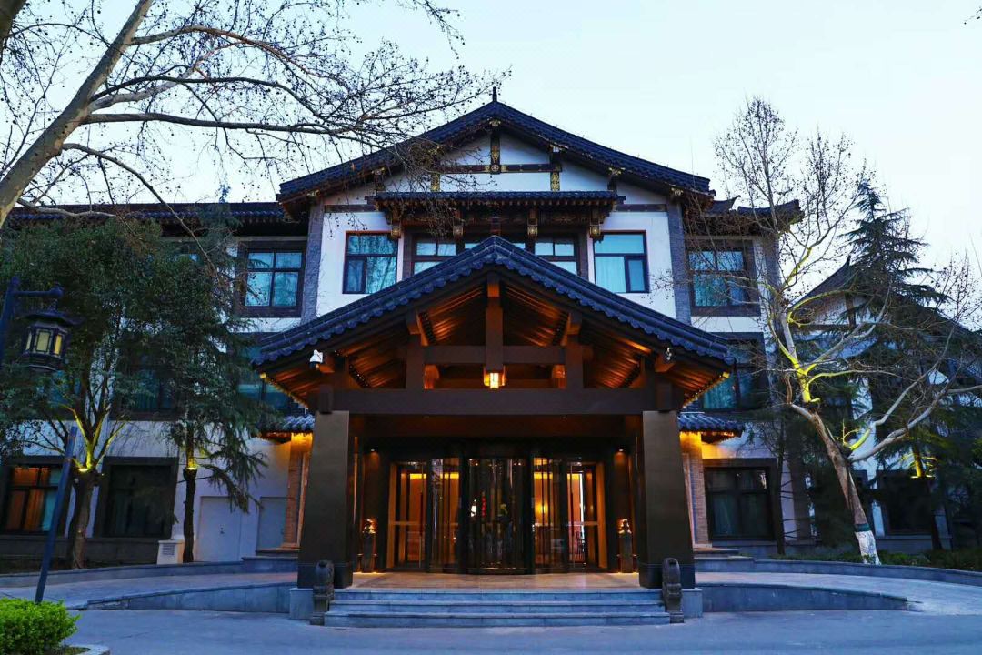 济南子曰·明湖酒店外观