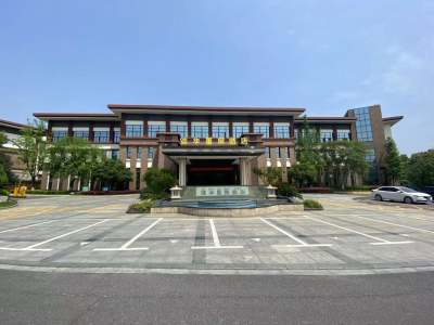 信华堇棠酒店外观