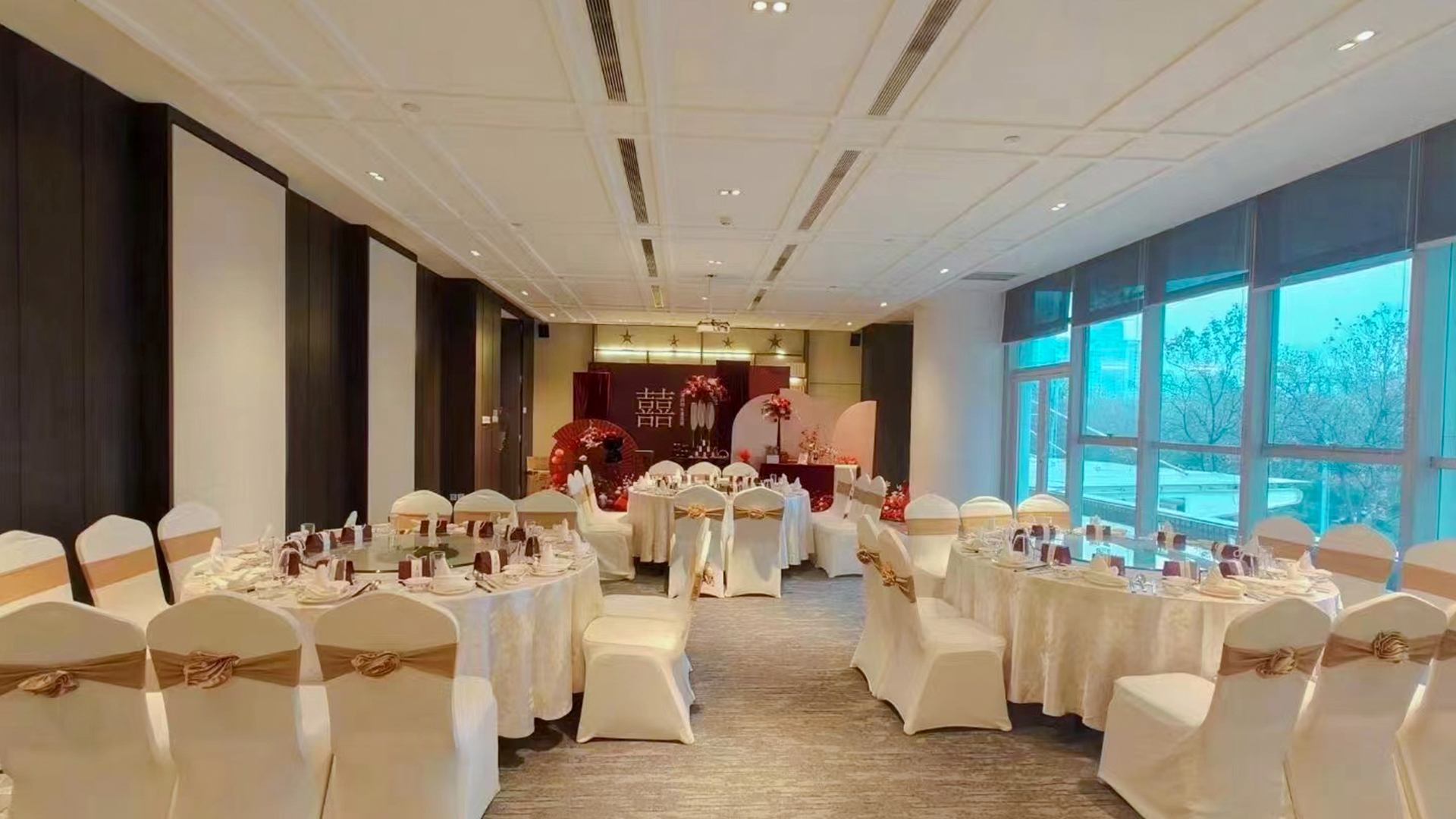 西安水晶岛酒店E会议室会场图