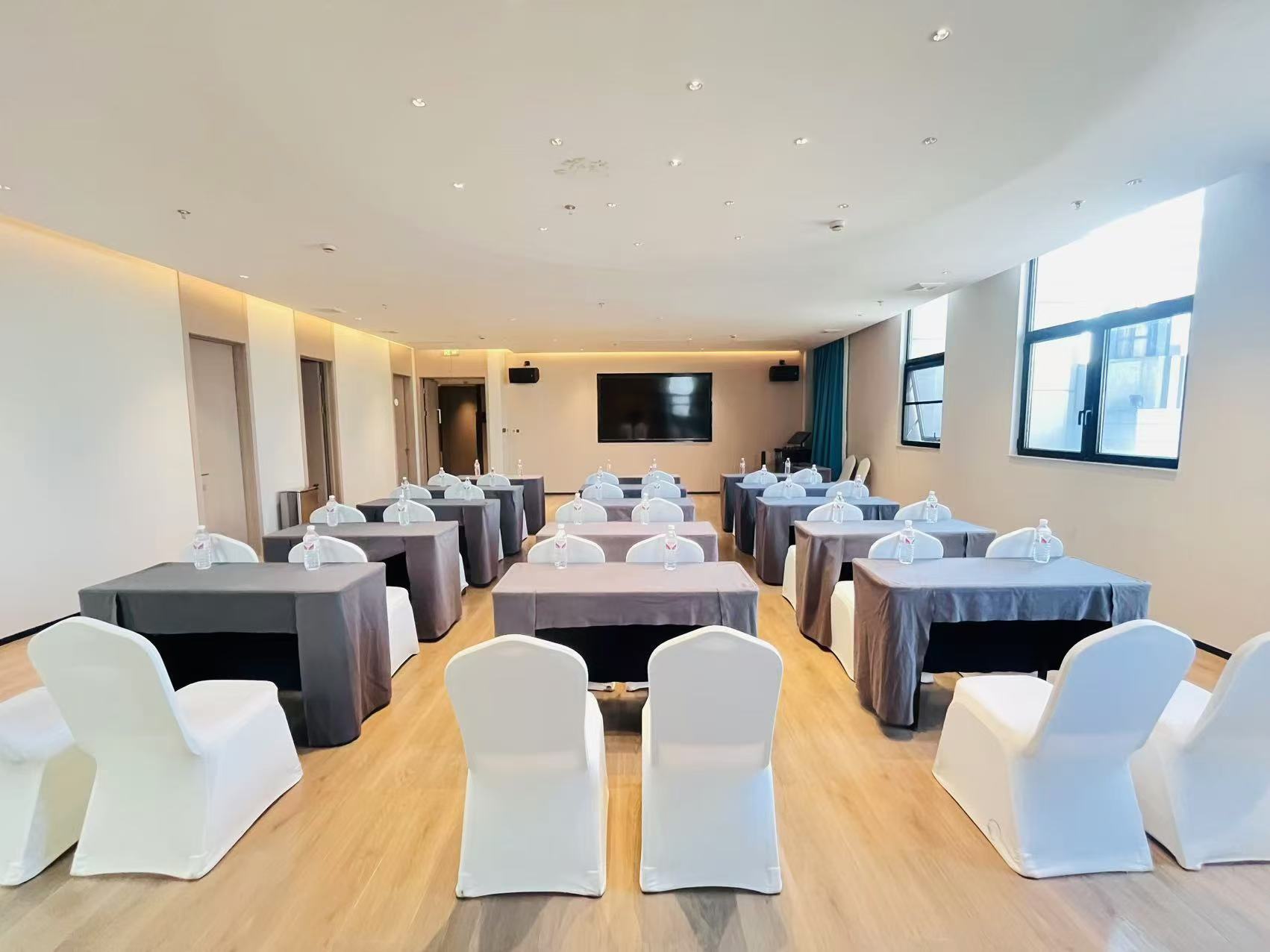 上海虹桥国家会展中心智选假日酒店vip会议室会场图
