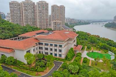 赣州鼎峰乾龙花园酒店(经济开发区万达店)会议场地封面图