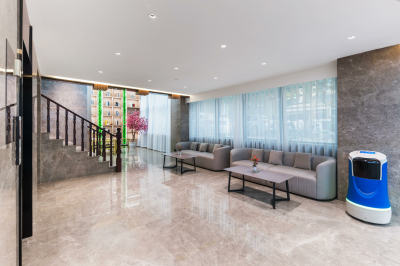 万信R酒店（武汉华中科技大学东校区佳园路地铁站店）大堂