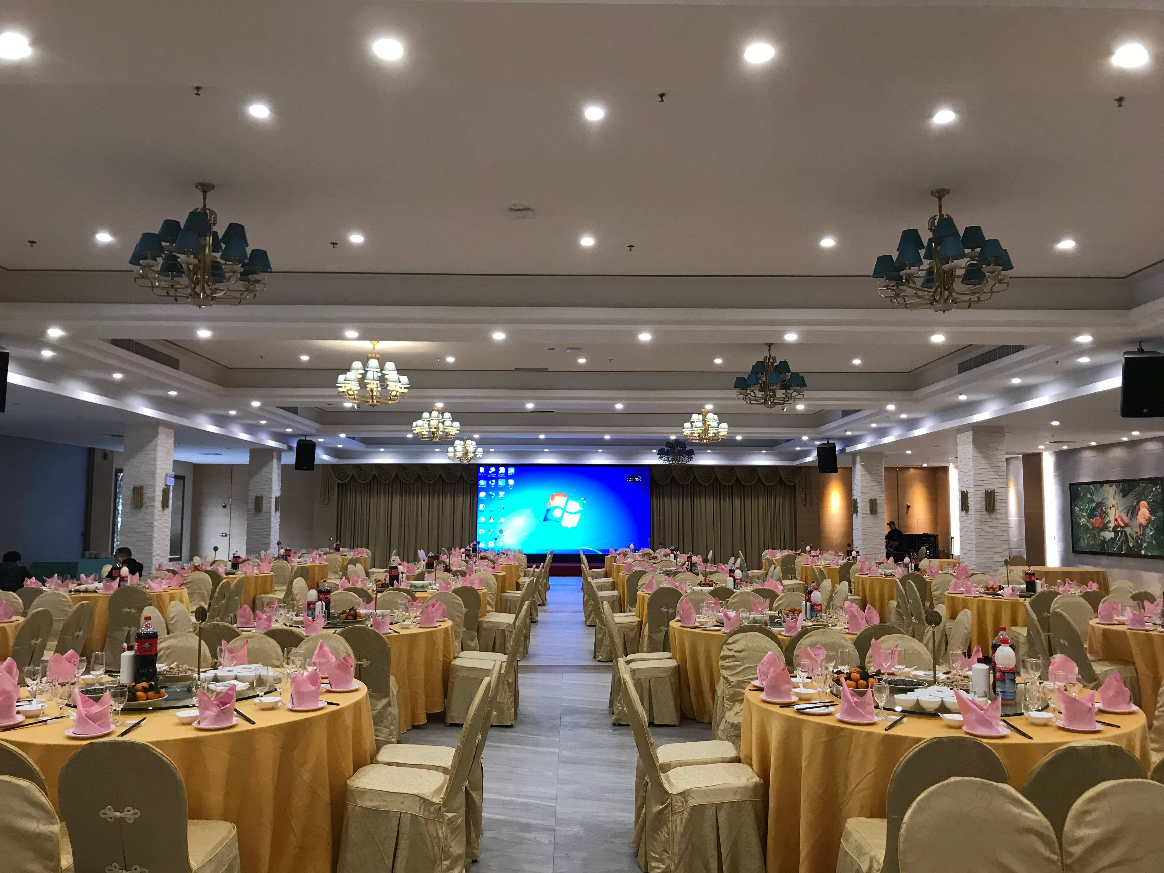 聚龙湾天然温泉度假村四季餐厅餐厅图