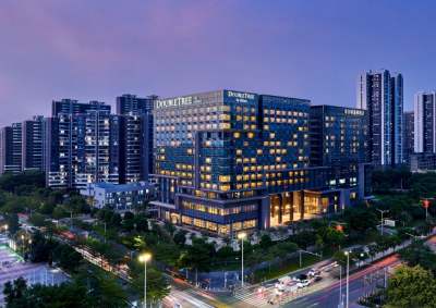 深圳机场希尔顿逸林酒店会议场地封面图