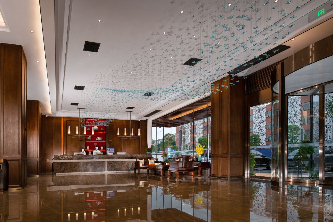 廷泊酒店(深圳宝安机场固戍地铁站店)大堂
