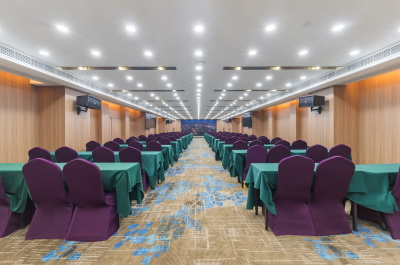 万信R酒店（武汉华中科技大学东校区佳园路地铁站店）会议厅
