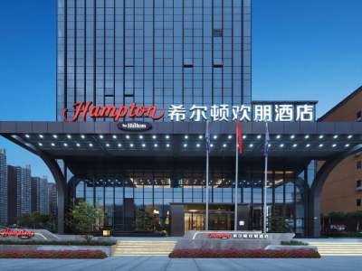 深圳龙华清湖希尔顿欢朋酒店外观