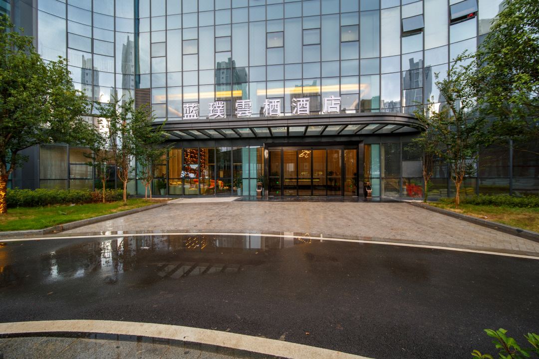 龙南蓝璞雲栖酒店外观