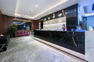 宜致美居(广州珠江新城华师地铁站店)大堂