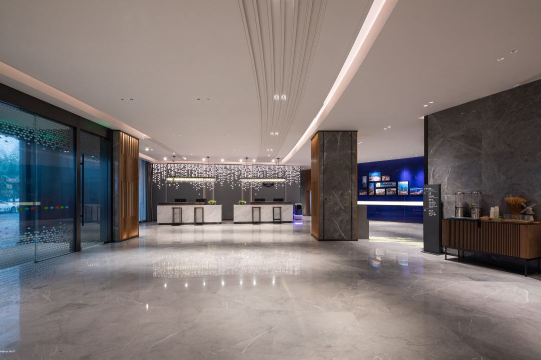 深圳大梅沙希尔顿欢朋酒店大堂