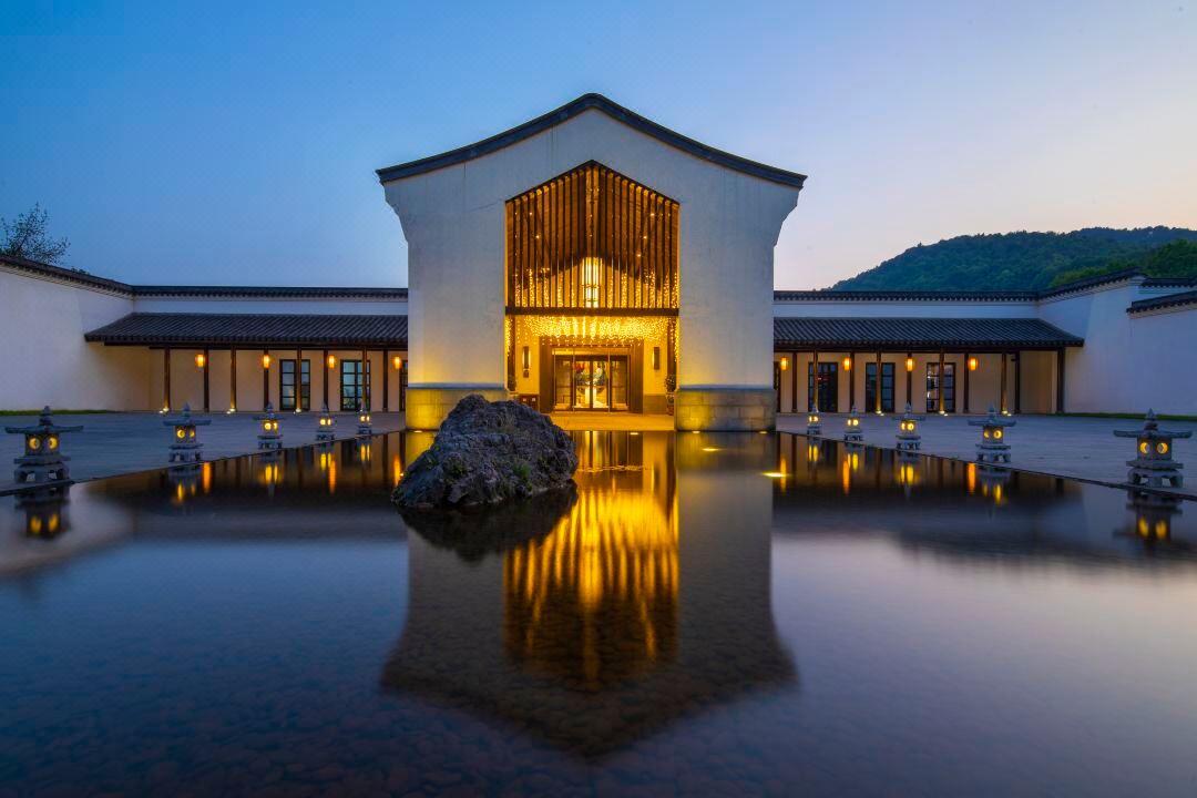 杭州西湖蝶来雅谷泉山庄外观