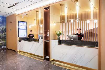 厦门莲坂明发广场亚朵酒店大堂