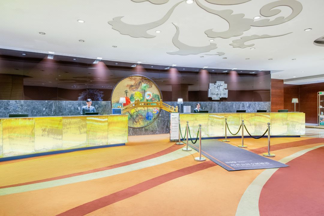 南京水游城假日酒店大堂