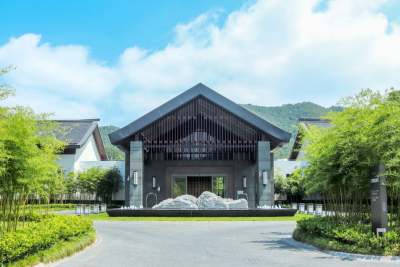 宁波东钱湖康得思酒店外观