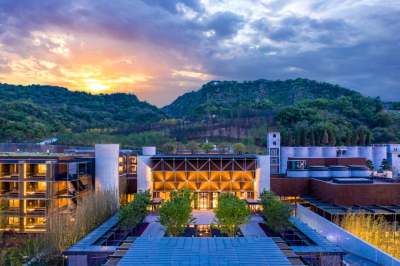 南京珺懋酒店傲途格精选会议场地封面图