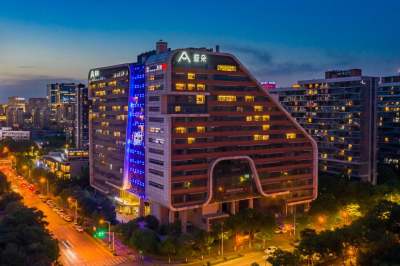 南京奥体中心亚朵S酒店外观