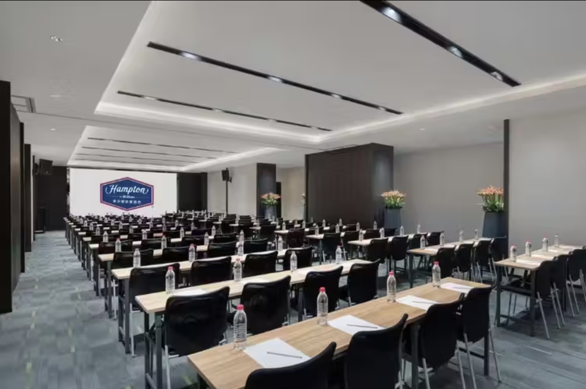 昆明官渡希尔顿欢朋酒店会议厅