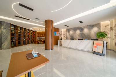 开元颐居酒店(贵阳黔灵山公园地铁站店)大堂