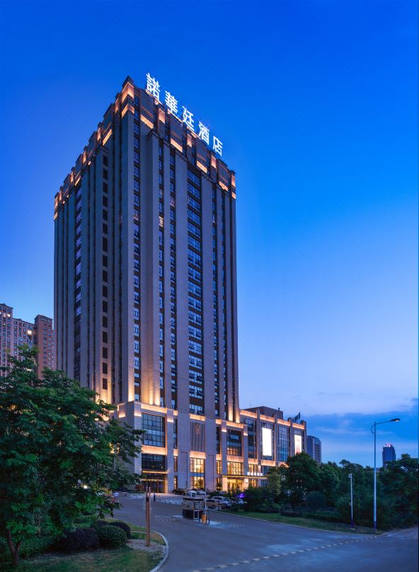 南通诺华廷酒店(南通森林野生动物园火车站店)外观