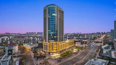 丽呈東谷酒店(天津南开大学迎水道校区王顶堤地铁站店)会议场地封面图
