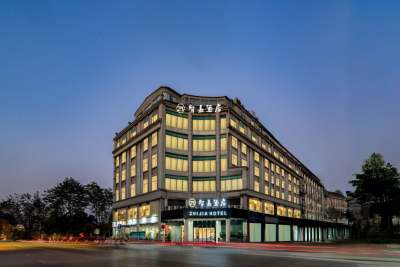 智嘉酒店(柳州高铁站五星步行商业街店)外观