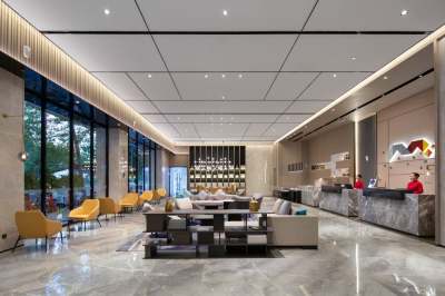 金皇冠柏曼酒店(柳州五星步行街店)大堂
