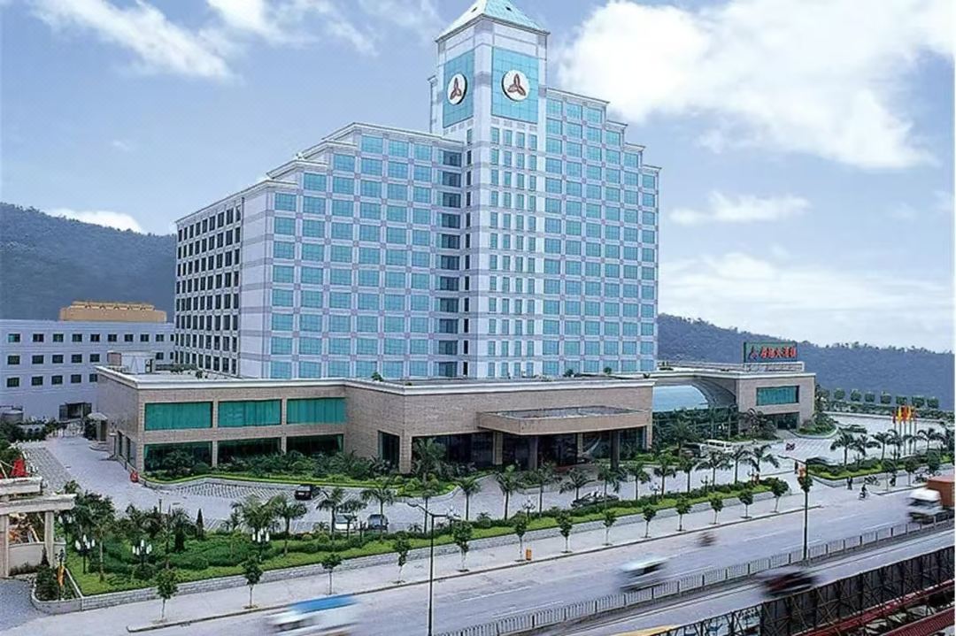 东莞凤岗名冠金凯悦酒店外观