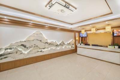 四姑娘山斯古拉庄园酒店大堂