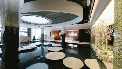 奶头山村温泉度假酒店大堂