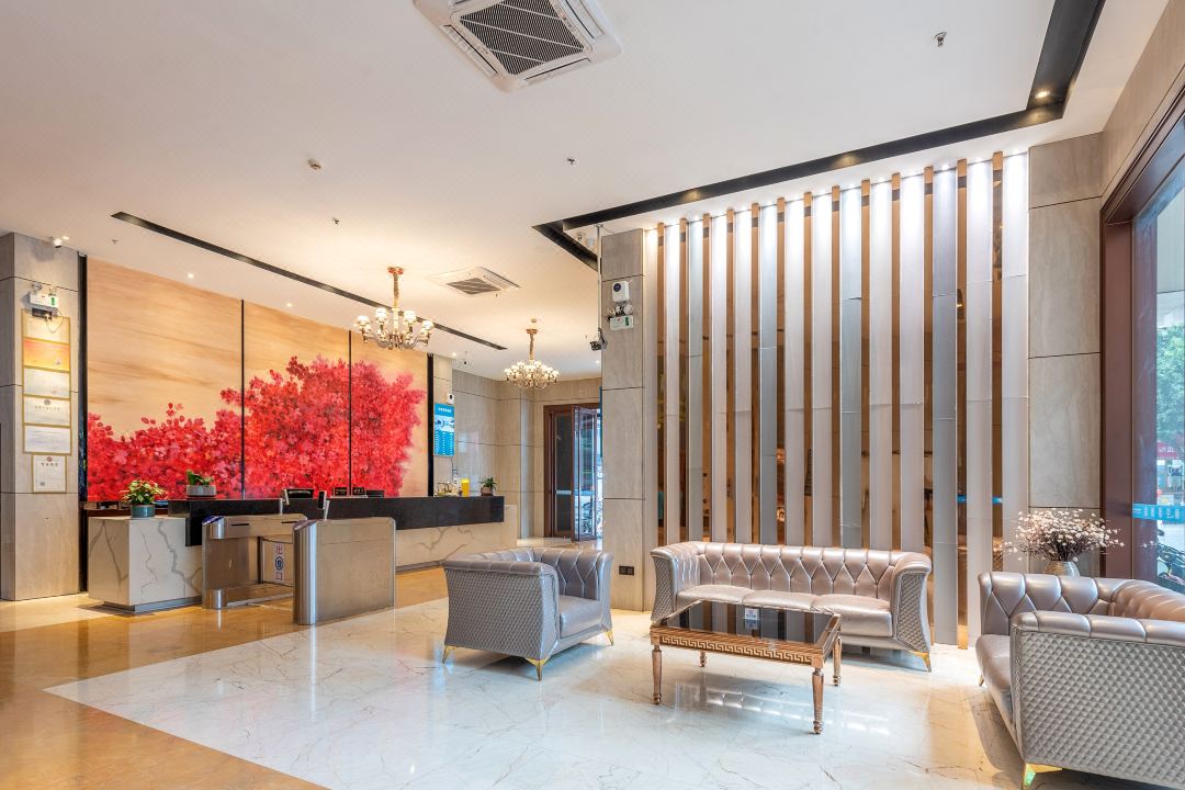 柏丽空港酒店(广州白云火车站店)大堂